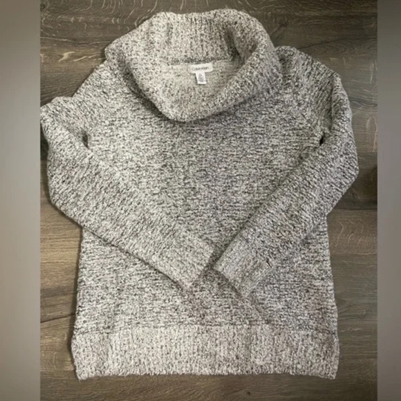 Calvin Klein Cosy Turtleneck - Picture 2 of 4